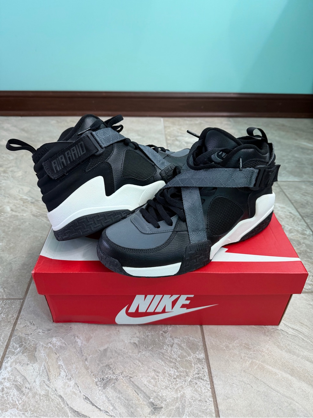Nike Air Raid Sneakers In Black And Gray Men’s Size 11